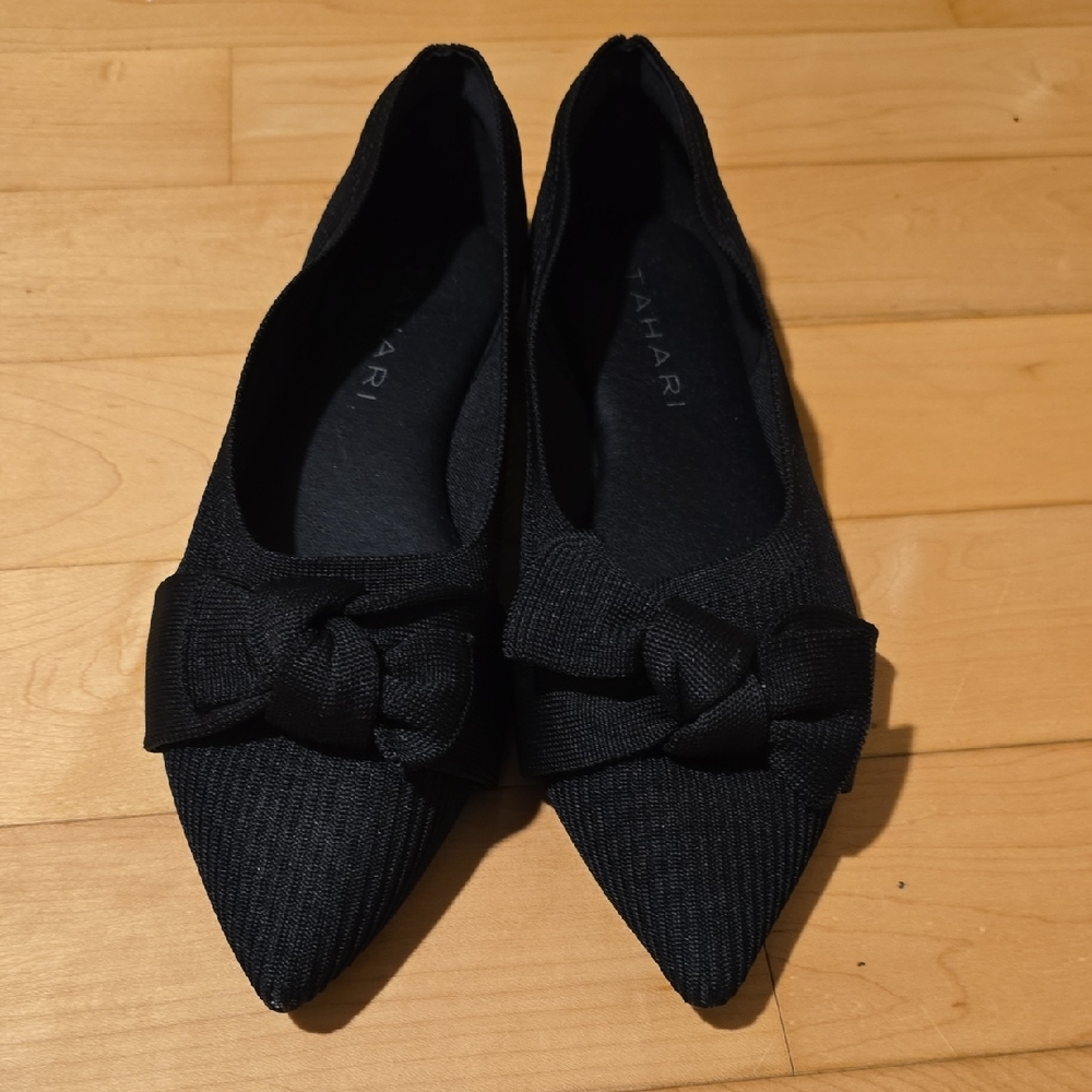 Tahari Women's Elegant Black Bow Loafers